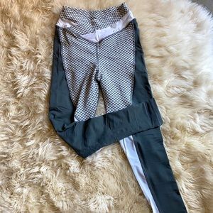 CLS Sportswear V-cut waist scrunch butt leggings